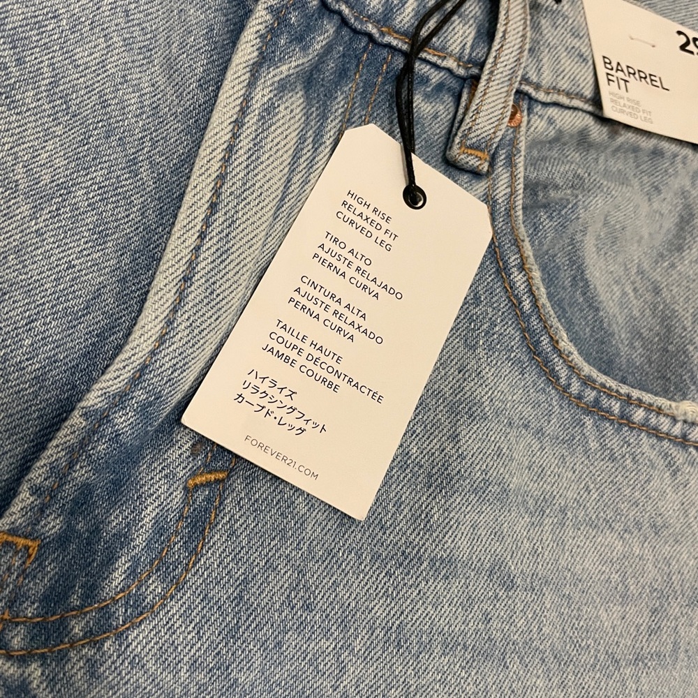 Forever 21 Light Wash High Rise Women’s Jeans - Picture 4 of 4